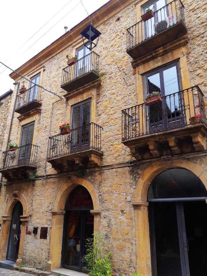 Antico Palazzo Affitti Brevi Panzió Piazza Armerina Kültér fotó